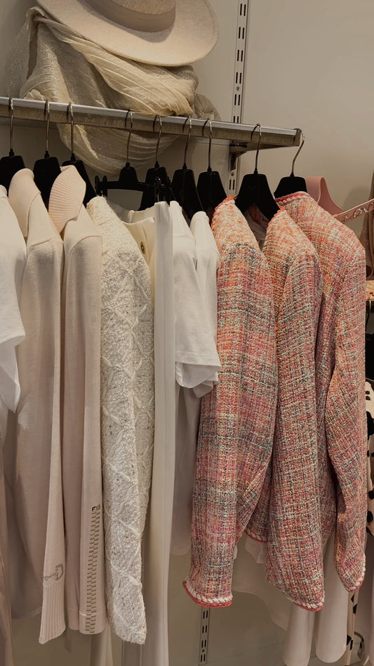 Pastel pink tweed jacket  | Leo & Ugo