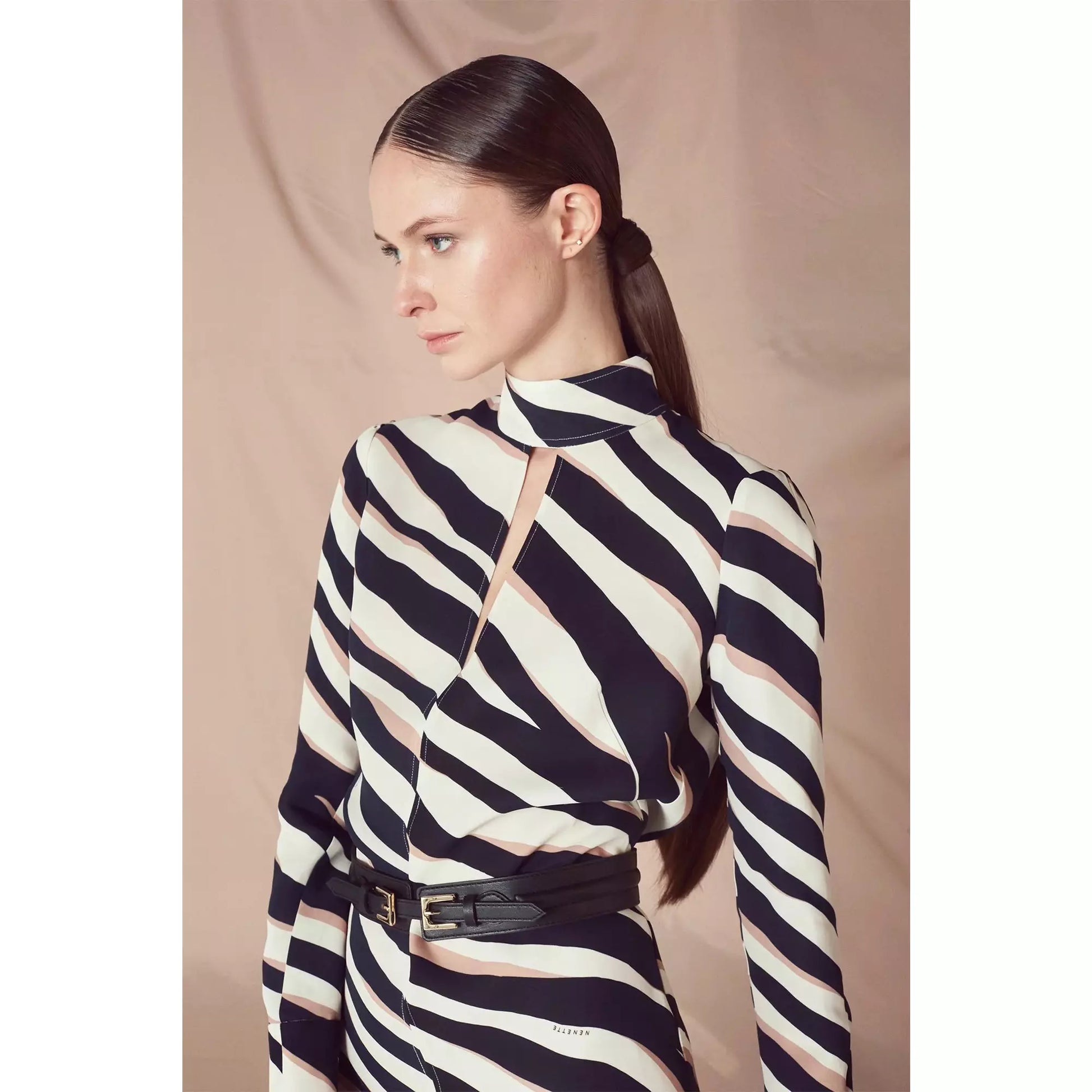 Nenette Jurk Zwart Beige Camel BY NICOLE